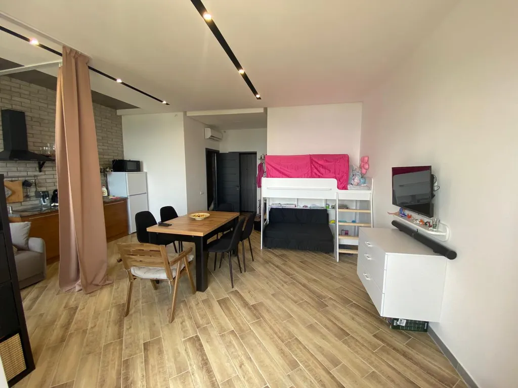 Шикарная современная студия на берегу моря