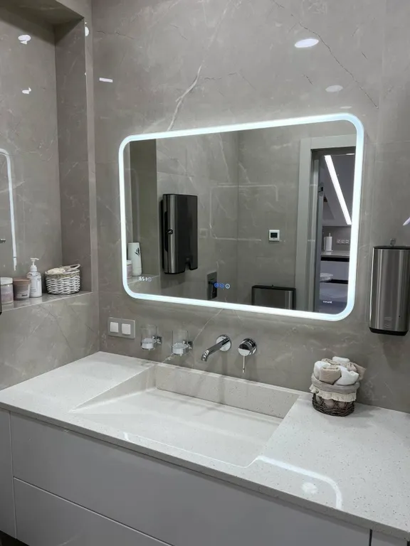 Новая с дизайнерским ремонтом квартира