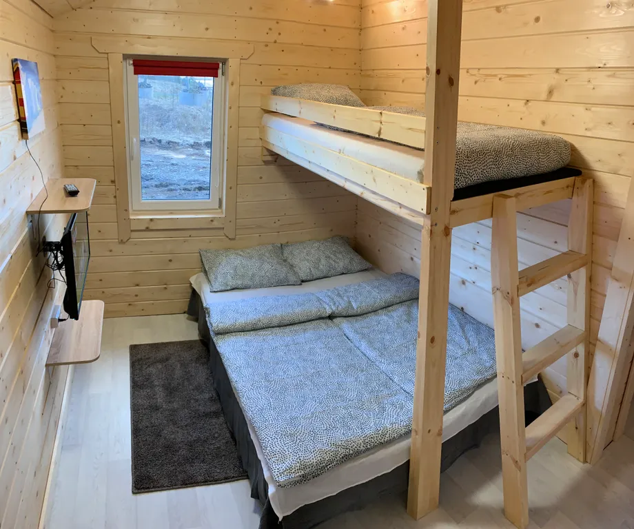 Коттедж Домик на берегу озера (2+1) — Мережнаволок