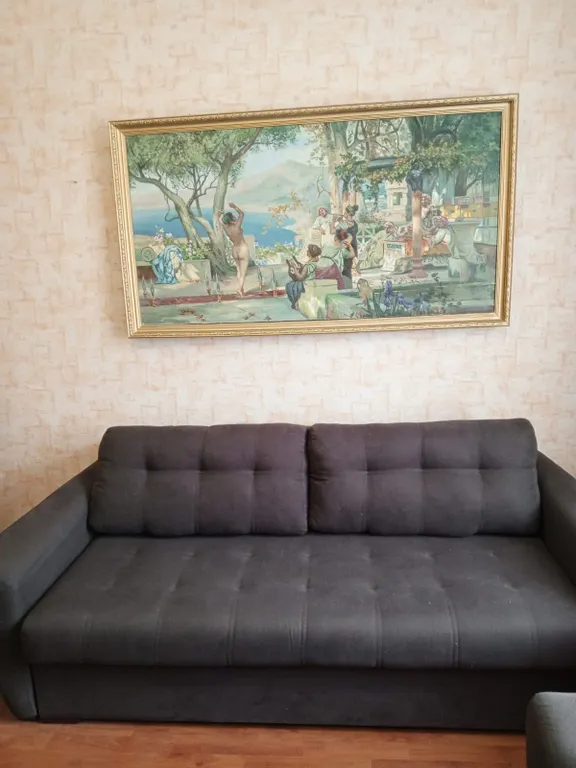 Чистая уютная с высокими потолками квартира