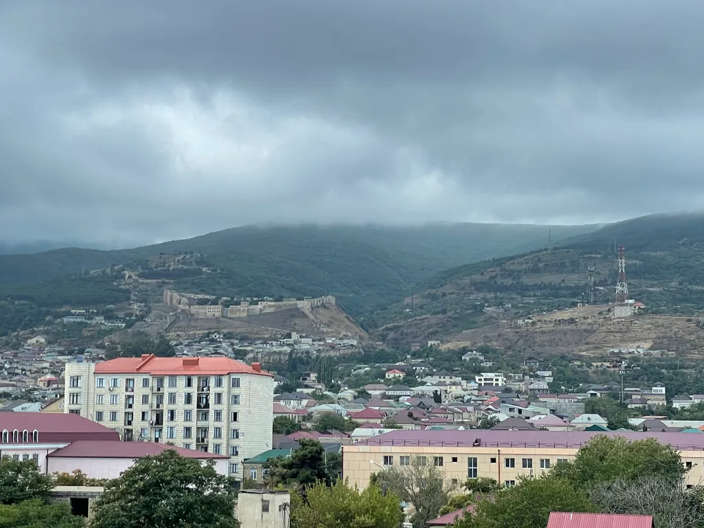 Уютная квартира в центре города рядом с фонтаном и с видом на крепость