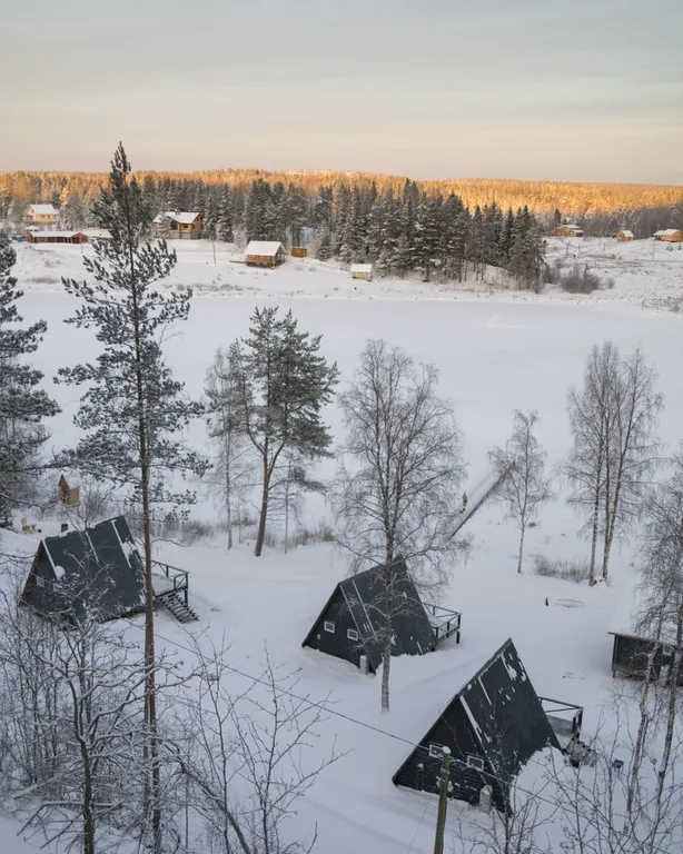 Дом с видом на озеро рядом с Ладожскими шхерами