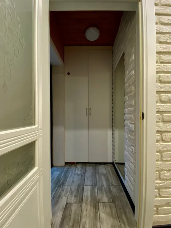 Дизайнерская студия ReDro, с большим ТВ, собственное крыльцо