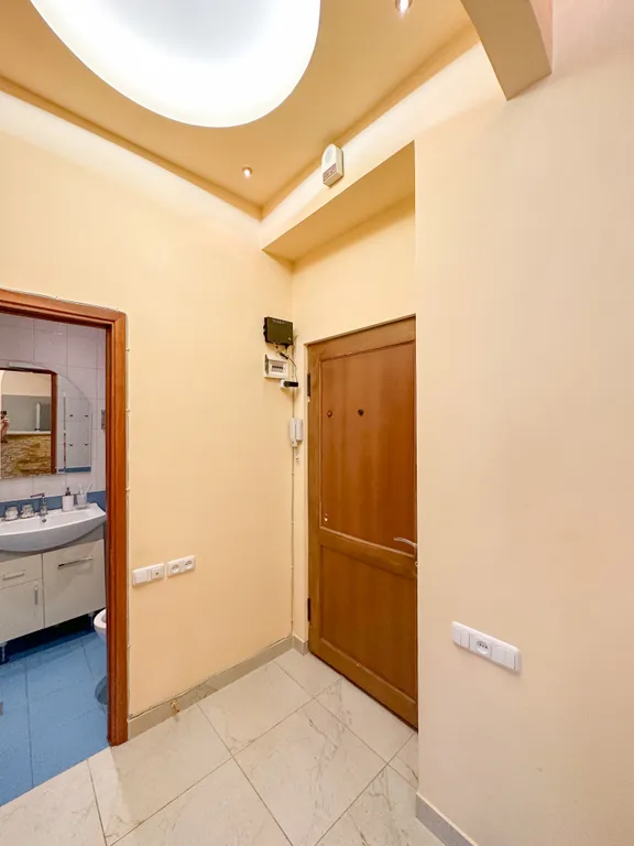 В центре под рукой все событие