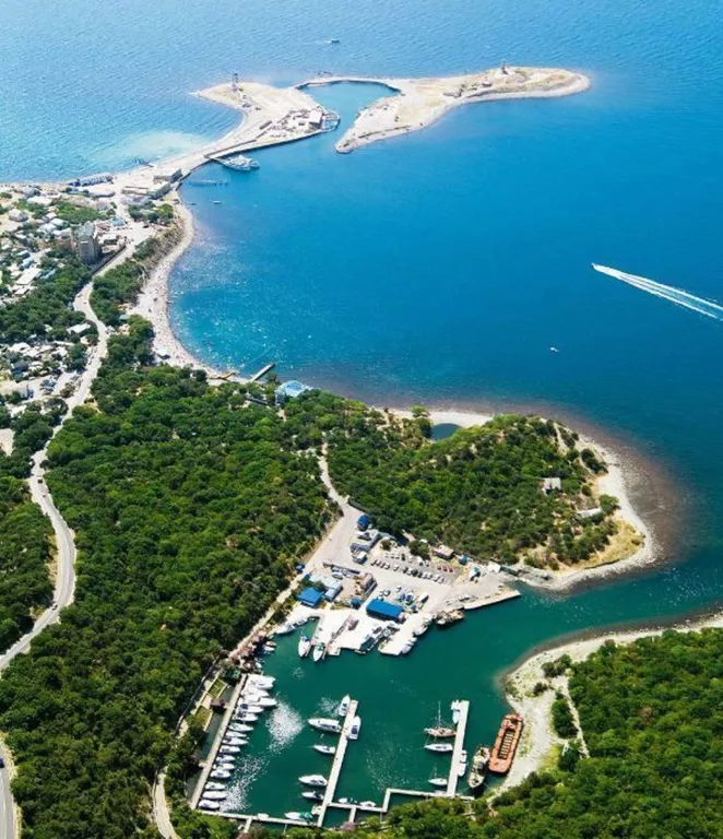 Новая студия-комфорт с бассейном и балконом в ЖК Кипарис Holiday house