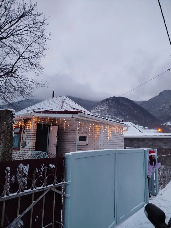 Коттедж Уютный домик с дровяной печью — аренда посуточно в Теберда