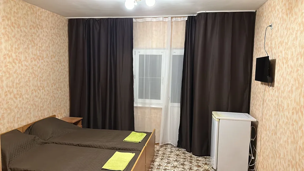 Квартира Двухместный номер с 2 отдельными кроватями, с видом на сад — аренда посуточно в Новомихайловский