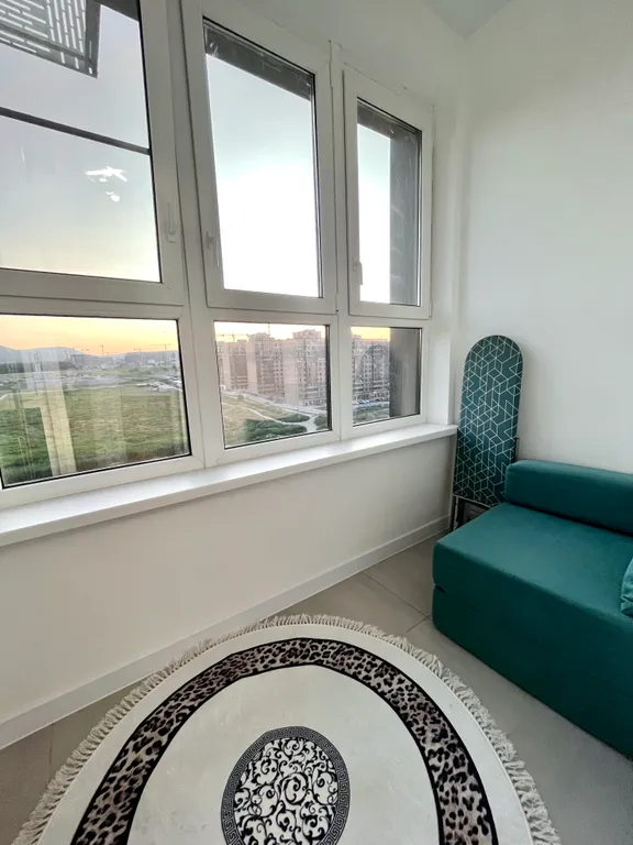 Комфортабельная видовая квартира с дизайнерским ремонтом возле моря