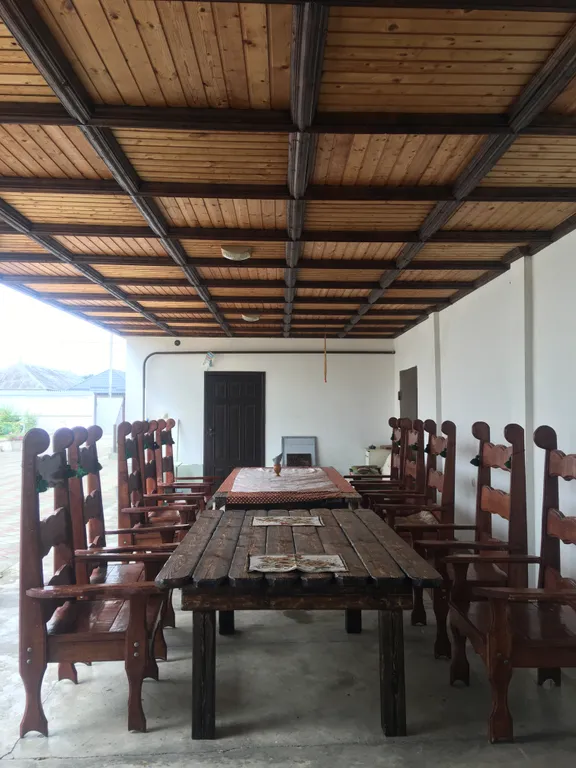 Большой уютный загородный дом с садом