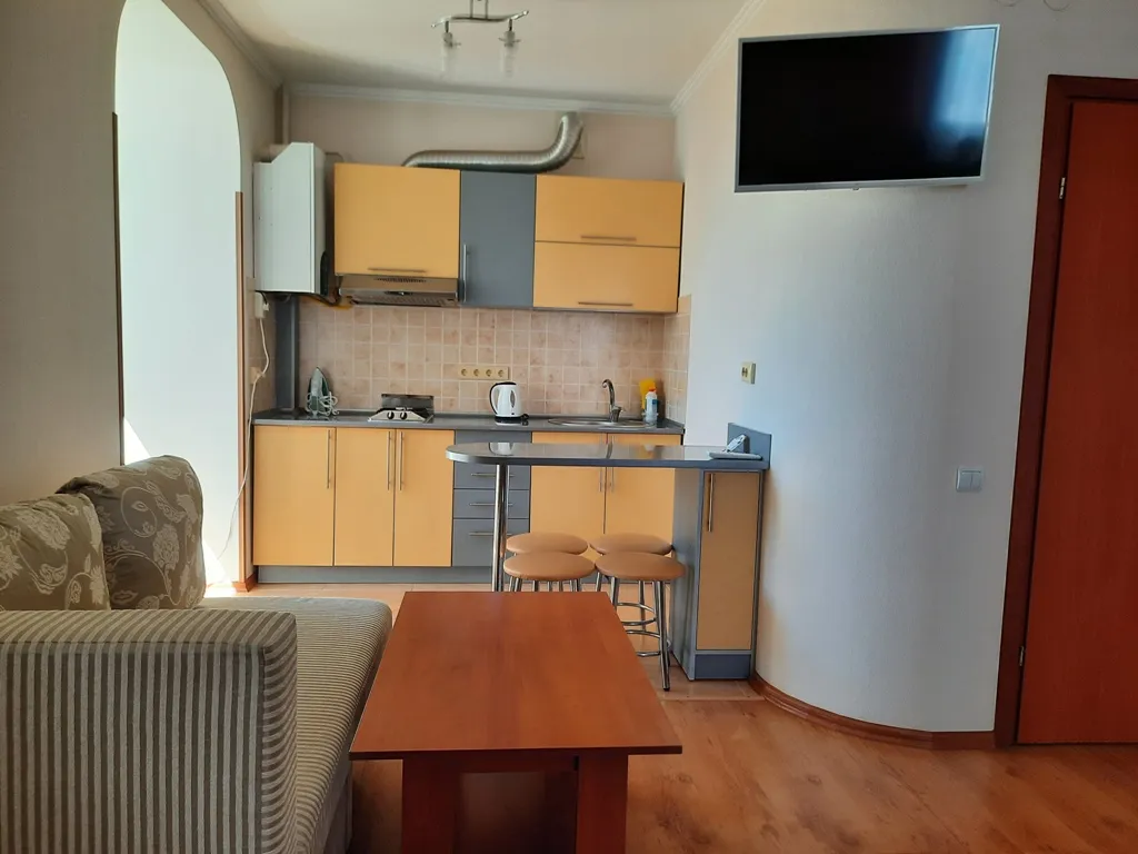 Просторная квартира с видом на море и горы — аренда посуточно в Судак