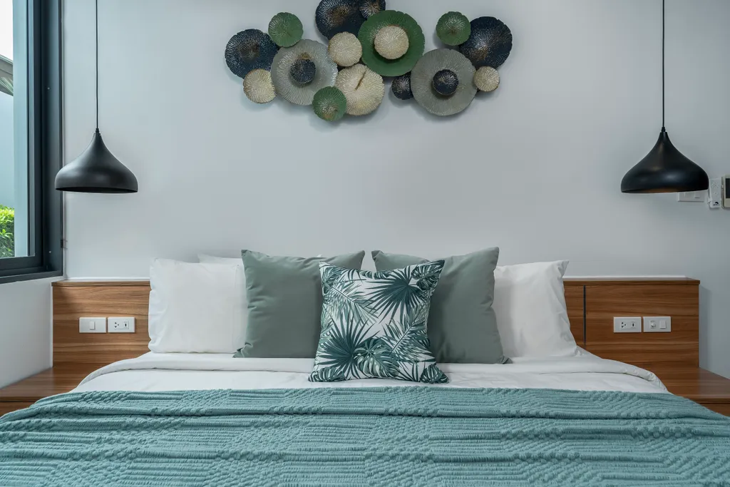 Новая вилла с бассейном, террасой и барбекю зоной, рядом с Боат авеню