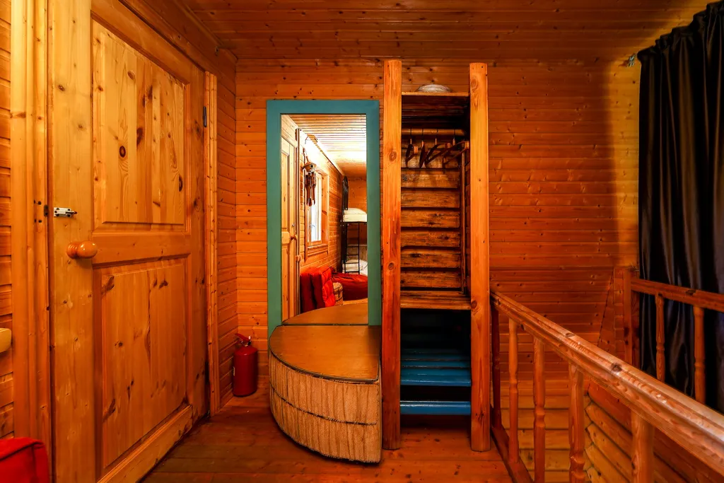 Эко-дом из Сруба с бассейном