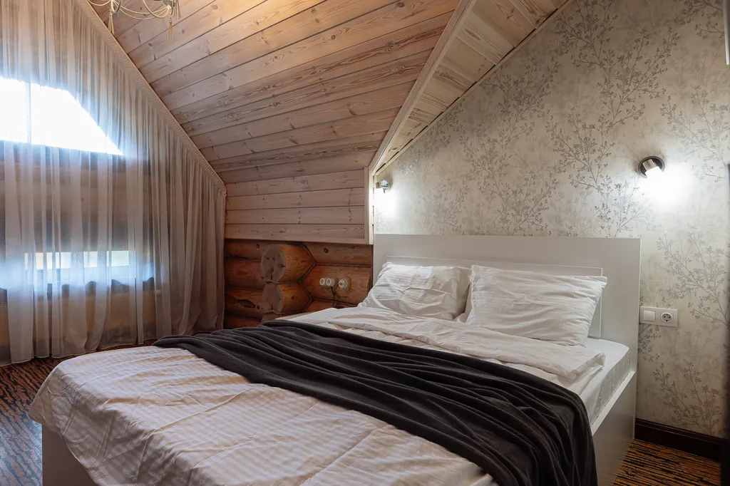 Шикарный дом из сруба с баней и бассейном