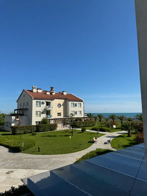 Апартамент с дизайнерским ремонтом в 100 шагах от моря и пляжа