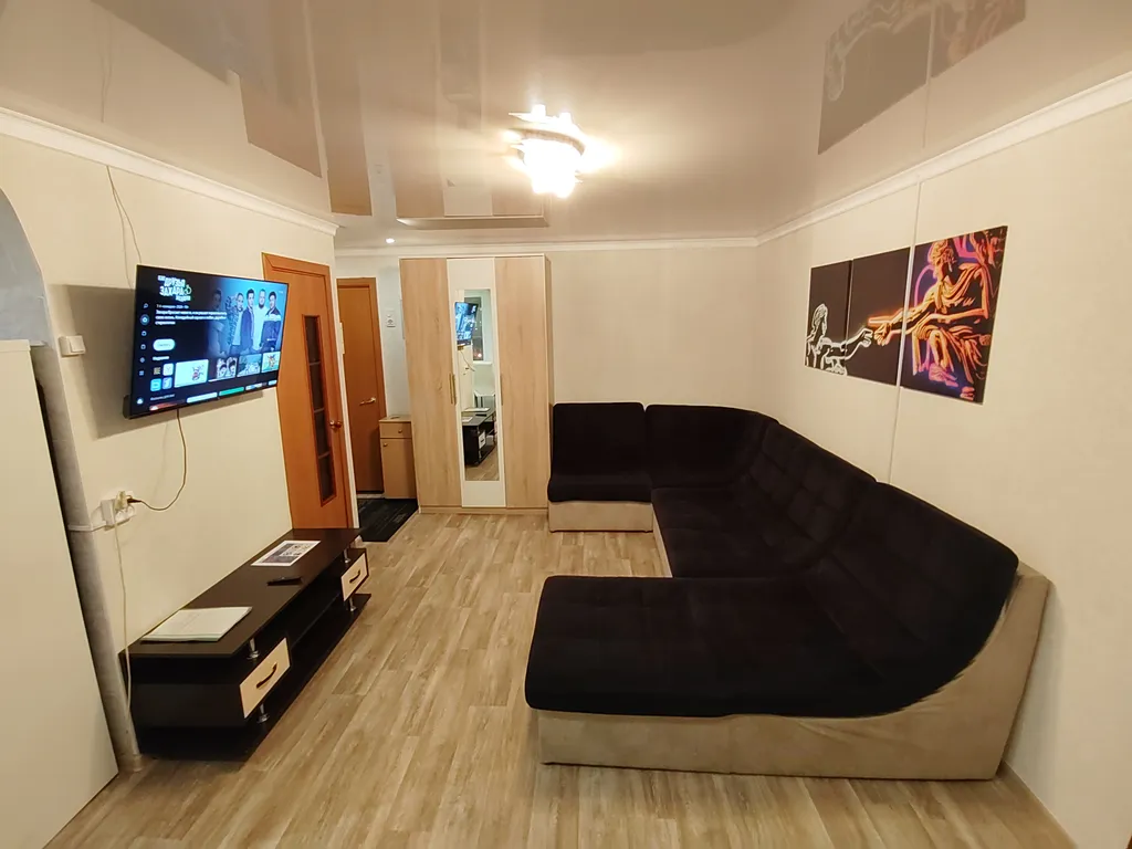 Студийного плана двухкомнатная квартира с шикарным видом на площадь Пять Углов