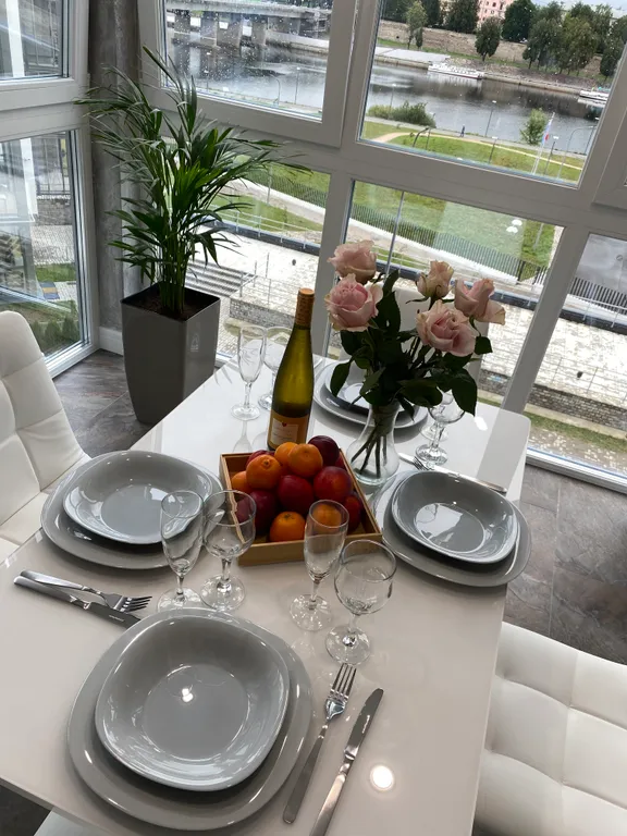 Чашечка кофе с видом на башни Кремля