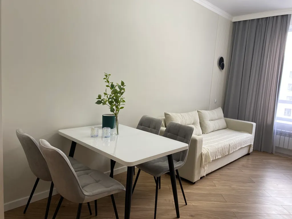 Стильная двухкомнатная квартира в центре столицы