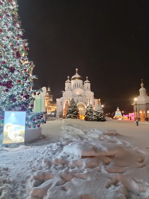 Гостевой дом Панорама на набережной реки Вичкинза с видом на Храм