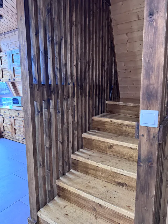 Большой дом с верандой