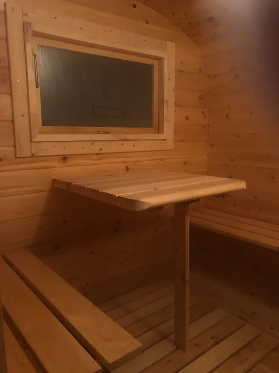 Уютный домик в окружении леса и горячих источников