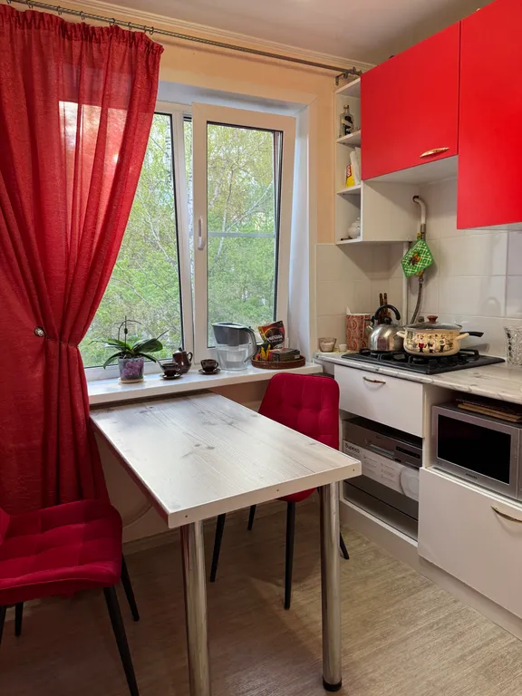 Двухкомнатная квартира в Йошкар-Оле в тихом районе с большой парковкой