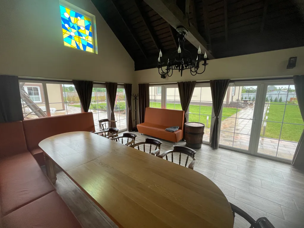 Загородный дом с баней и бассейном