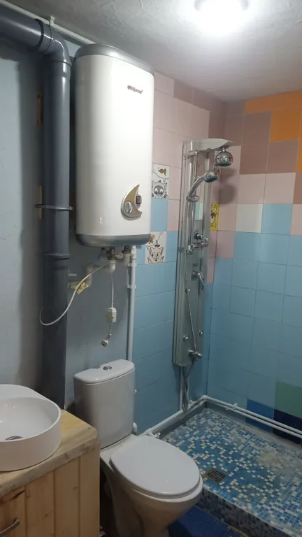 Дом на берегу протоки, ведущей в Вышневолоцкое водохранилище