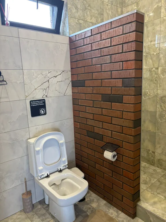 Частный дом с футбольным полем