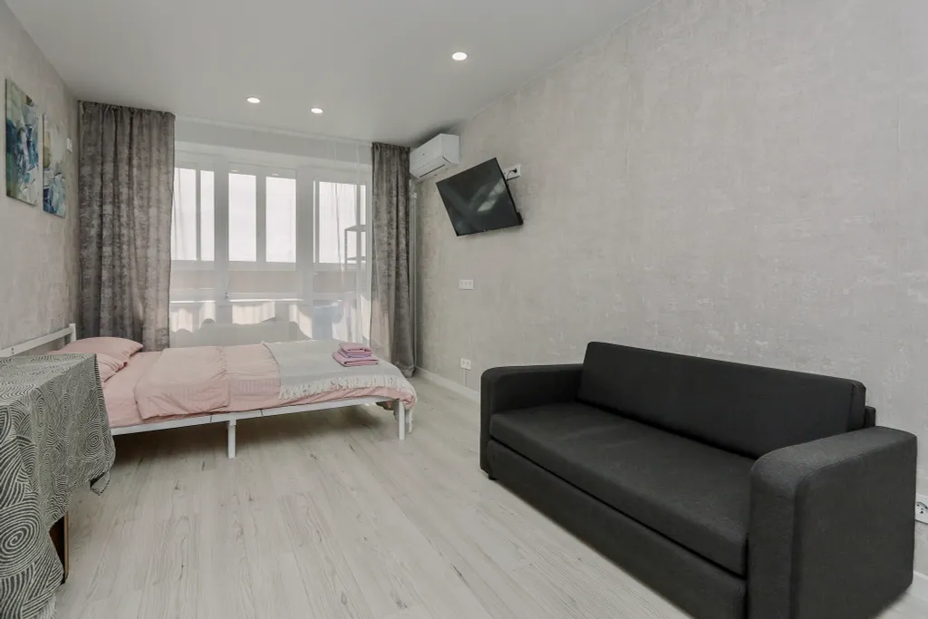 Oчень cветлaя и проcторная квартира с бaлкoном