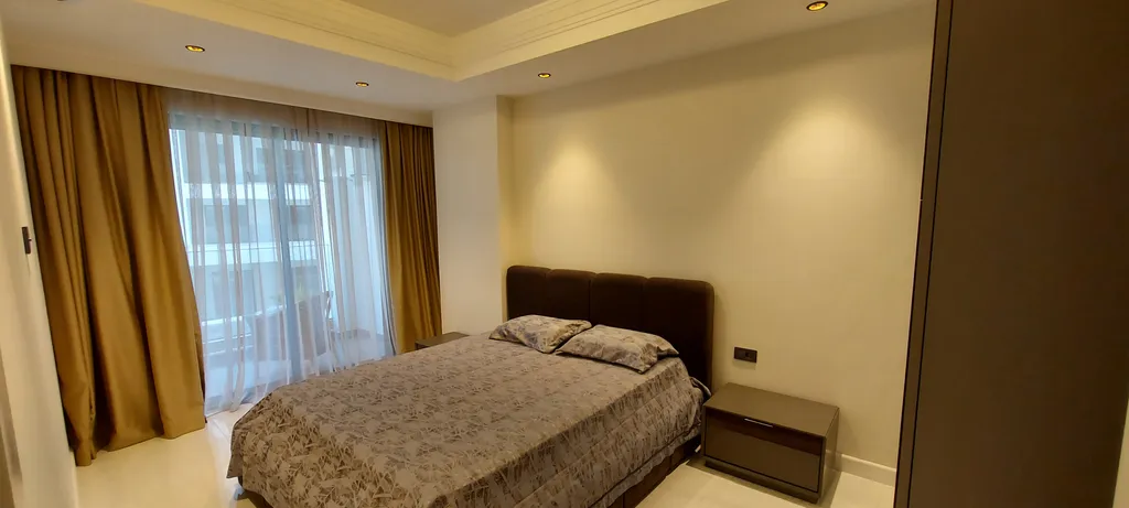 Двухуровневая квартира с собственным выходом к бассейну