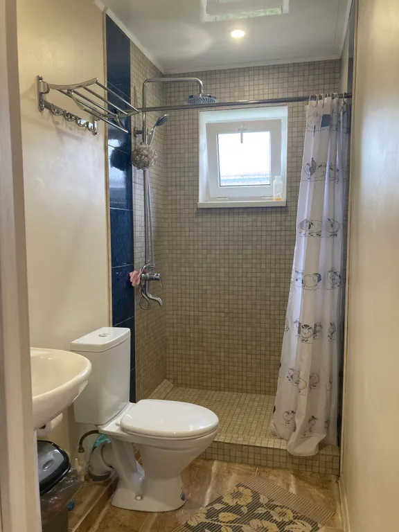 Уютная комната с балконом