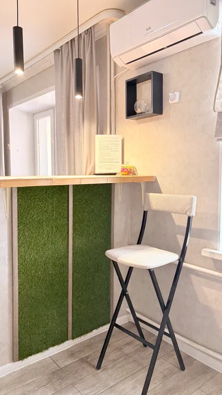 Видовая квартира с панорамным остеклением в центре