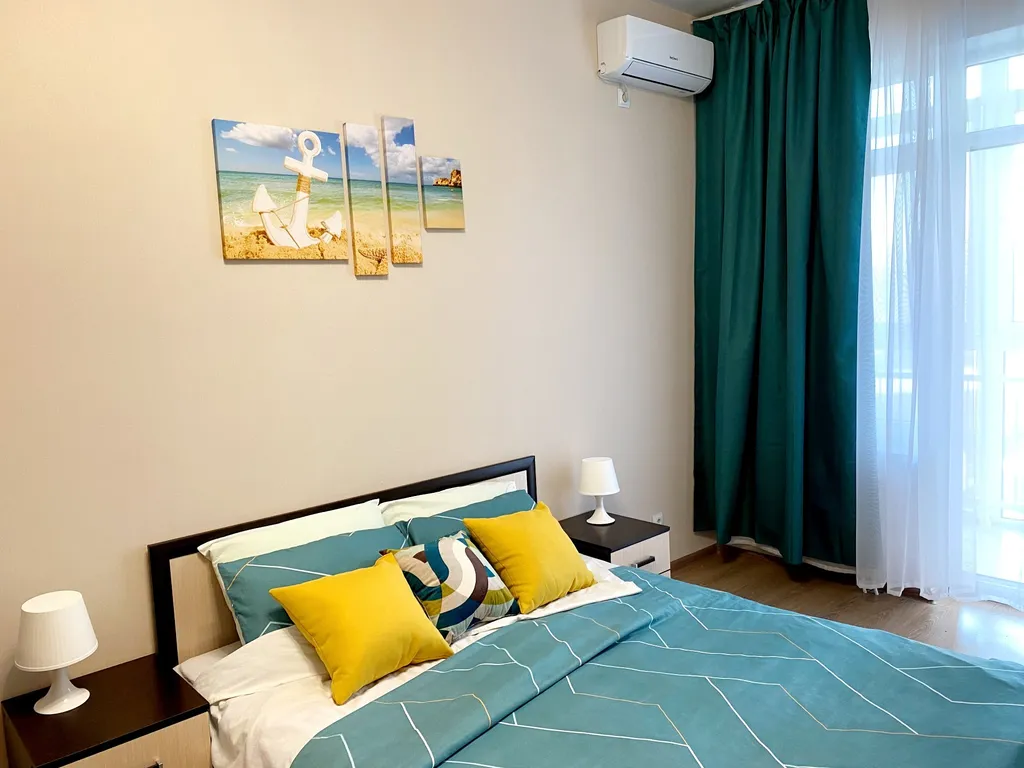 Апартамент на первой береговой линии моря с парковкой