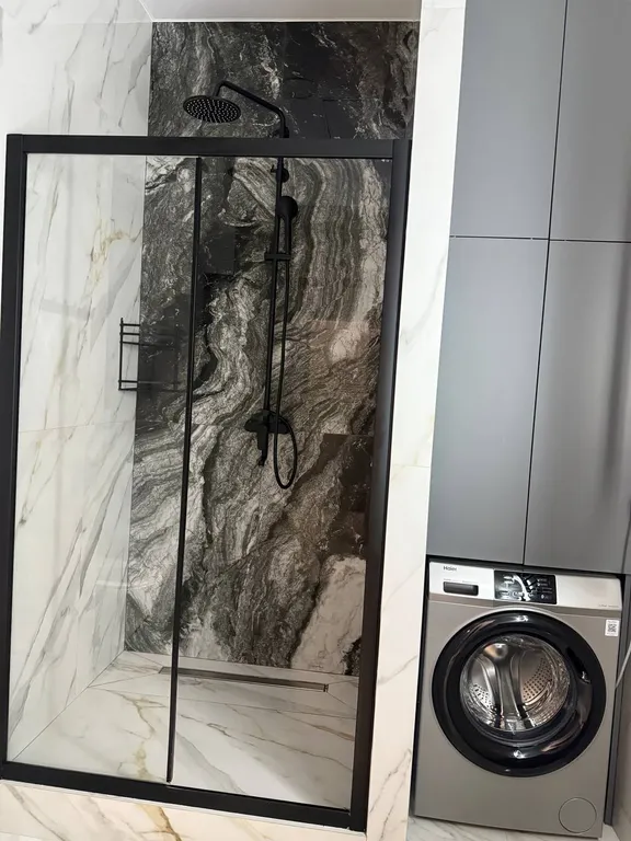 Апартамент с джакузи у окна