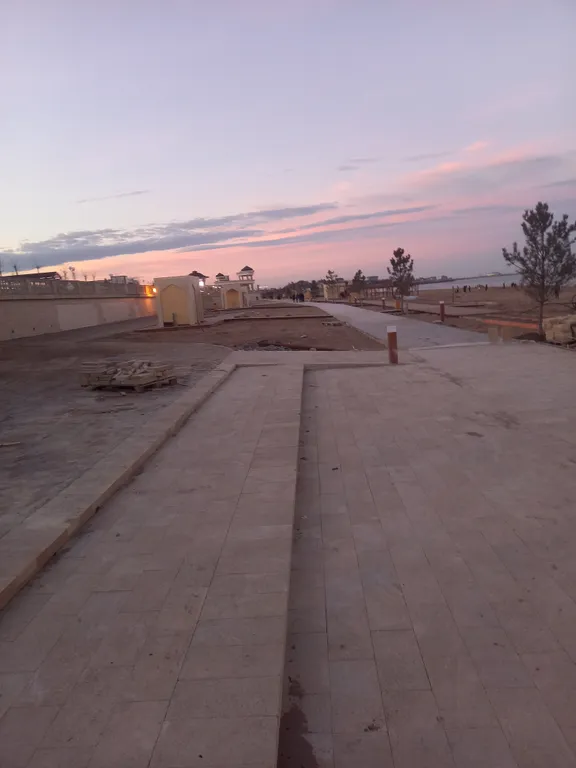 Уютная двухкомнатная квартира недалеко от городской набережной