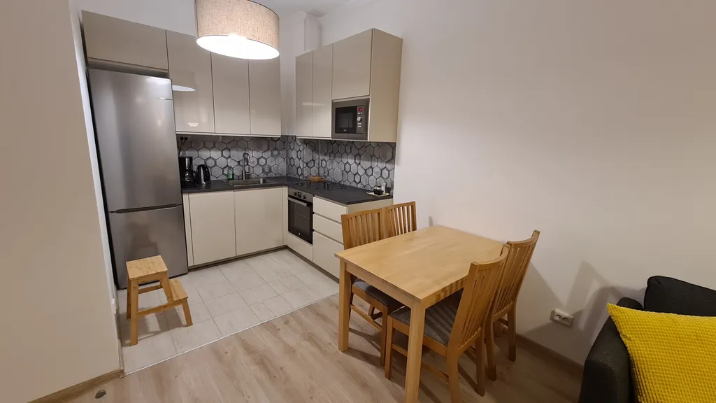 У залива среди сосен