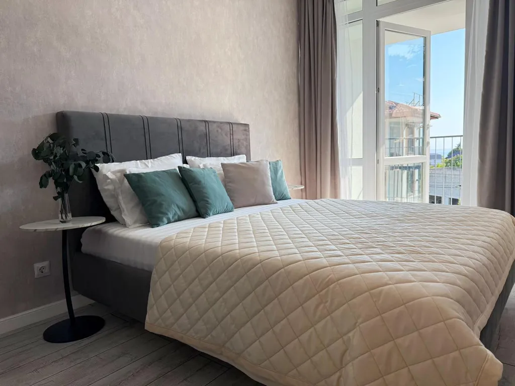 Евро-двухкомнатная квартира с видом на море Монако