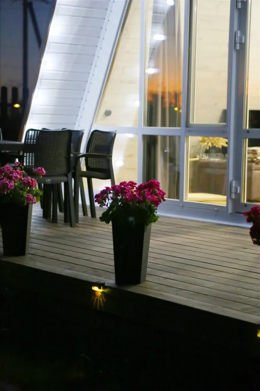 Панорамный домик с теплым бассейном в пяти минутах ходьбы от города