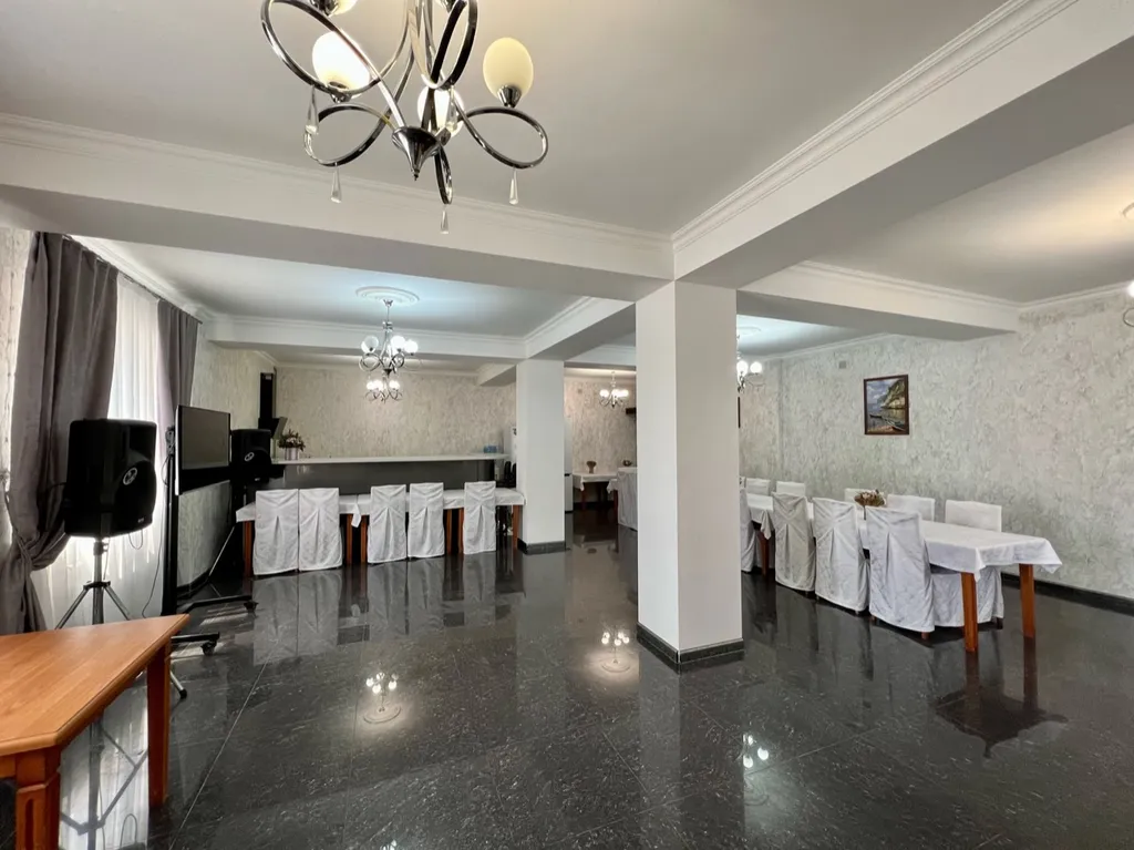 Дом с бассейном