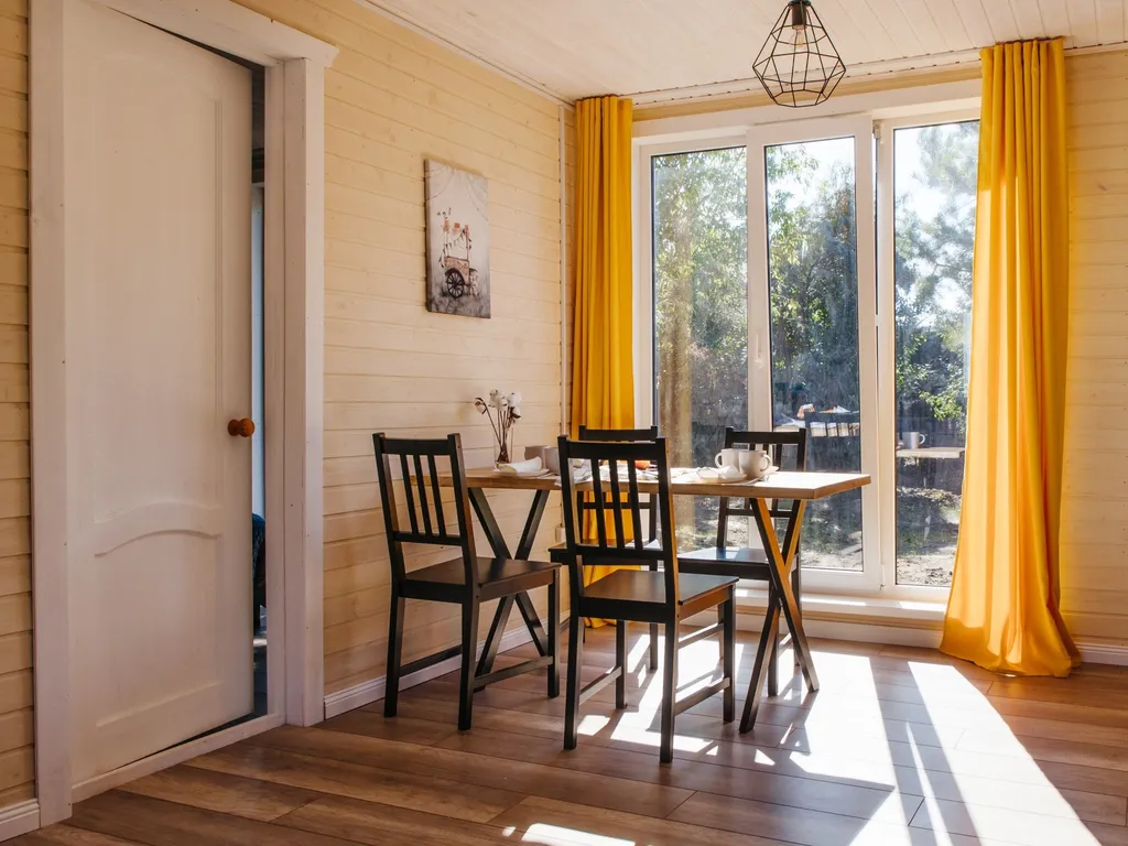 Большой дом с душой у соснового леса