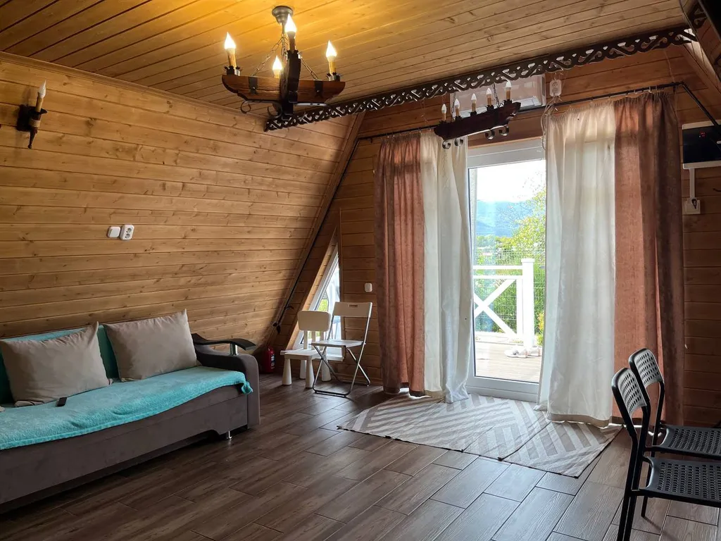 Бронзовый домик