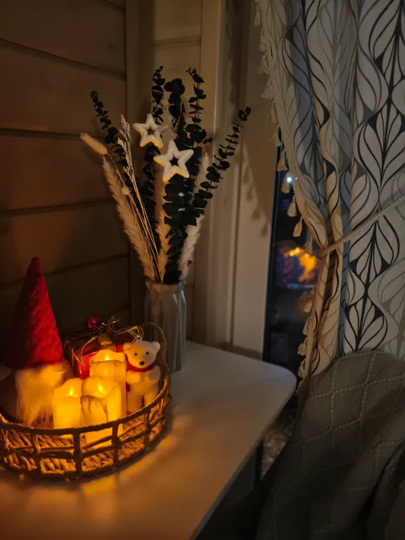 Уютный домик Karhumökki в окружении соснового леса и озер, у Игоры