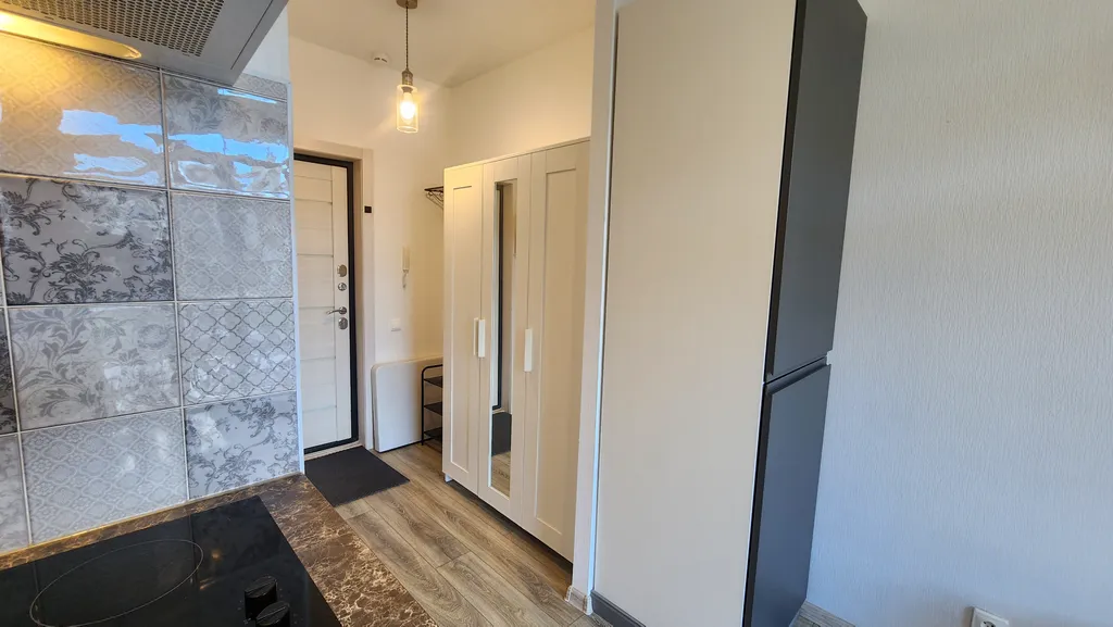 Студия с видом на бассейн