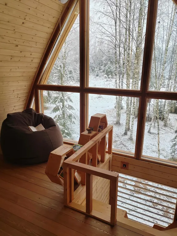 Лесной теремок с горячей купелью