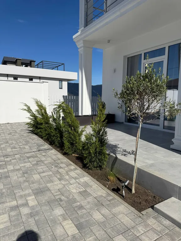 4 комнатный Дом с бассейном