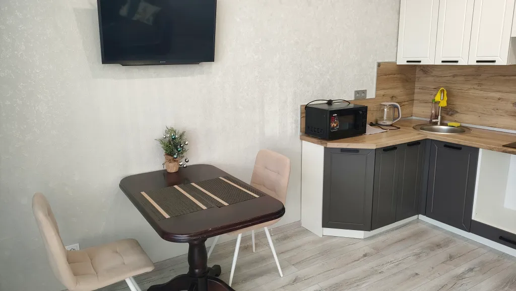 Уютная новая евродвушка с панорамным балконом