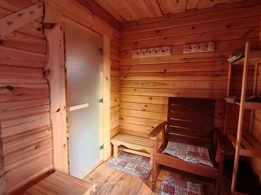 Уютный дом у озера Манжерок