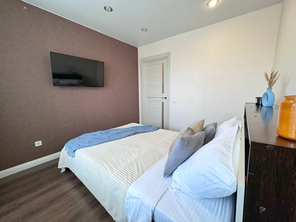 Стильная 2-комнатная квартира-студия в новом доме на берегу реки Вятка