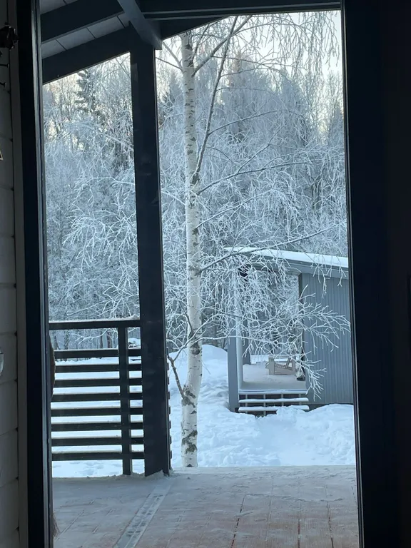 Цветочный домик с камином