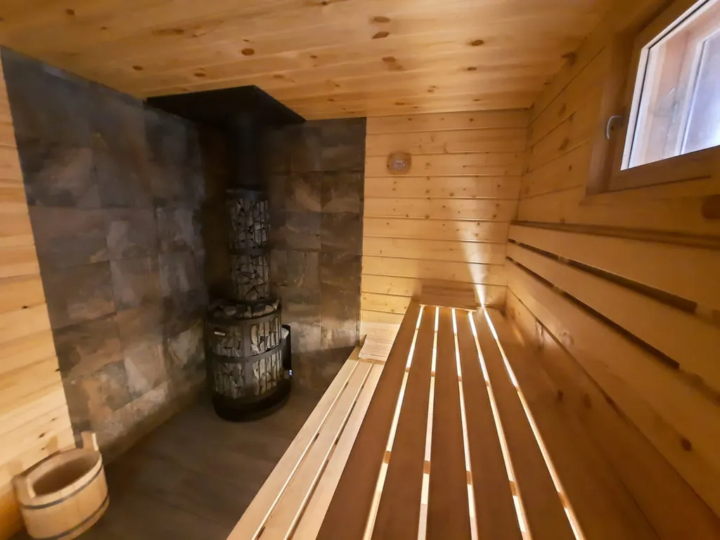 Дом с баней на дровах и камином у пяти озер